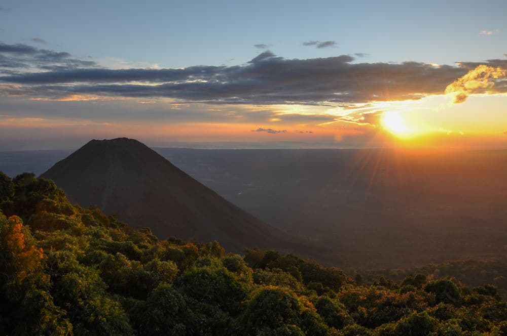 El Salvador's Big Week: Influential Bitcoiners Talk Bonds and Volcanos