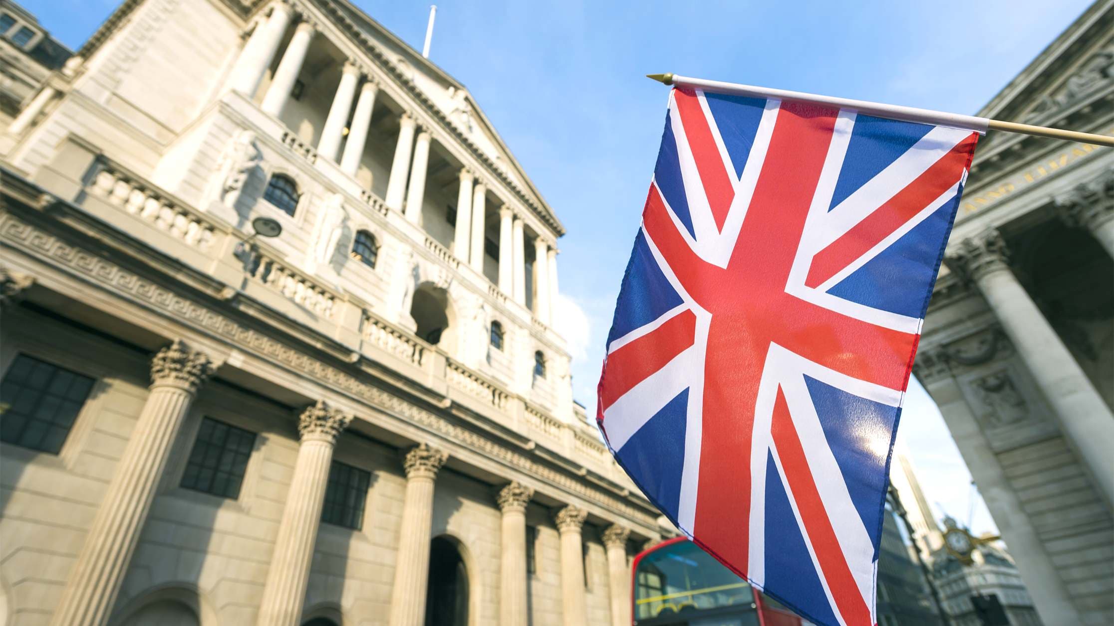 Bank of England Governor Wants Stablecoin Regulation, Dismisses Bitcoin