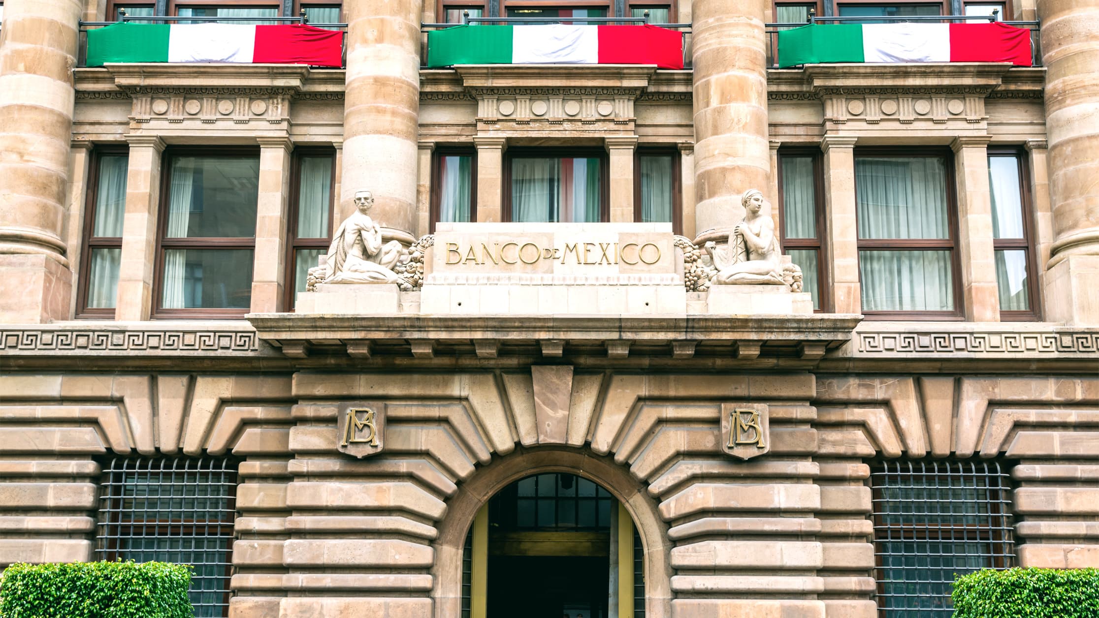 Mexico's Central Bank Blocks Ricardo Salinas’ Plan to Bring Bitcoin to Banco Azteca